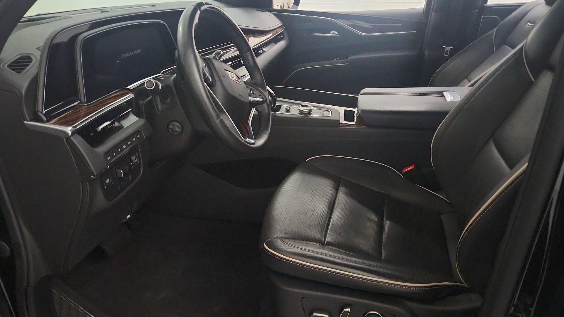 Certified 2023 Cadillac Escalade Premium Luxury w/ LPO, Radiant Package AWD/4WD image 18