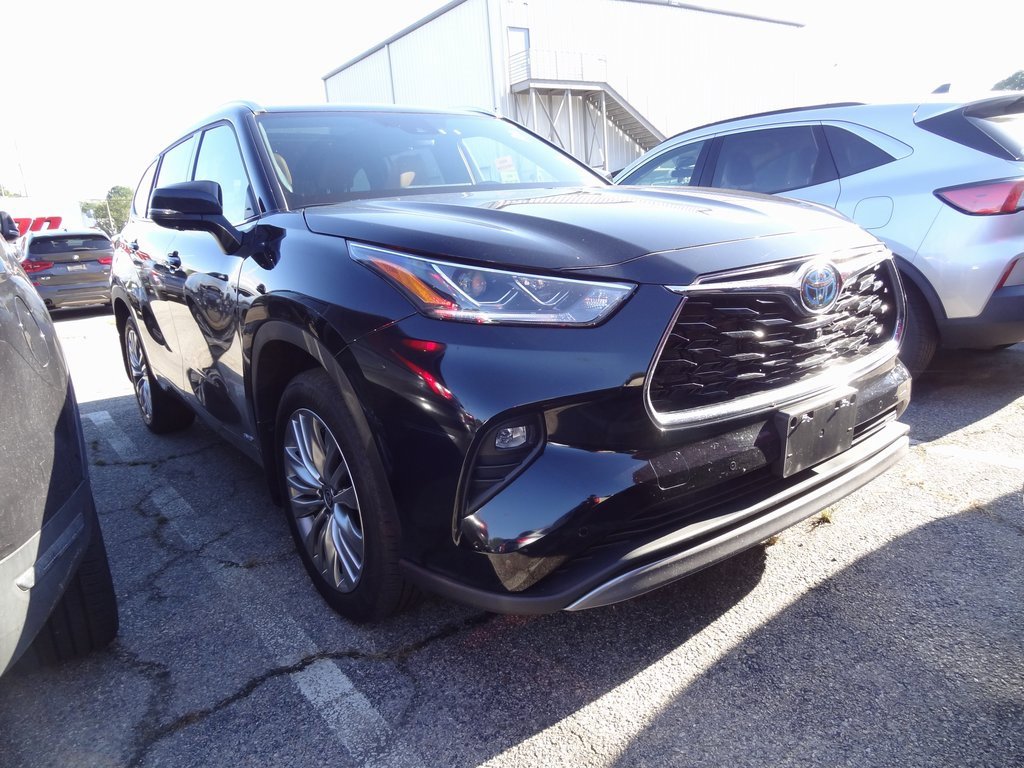Used 2024 Toyota Highlander Platinum