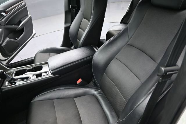 Used 2018 Honda Accord Sport image 14
