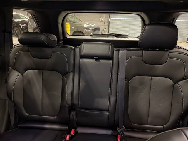 New 2025 Jeep Grand Cherokee Limited w/ Luxury Tech Group II image 24