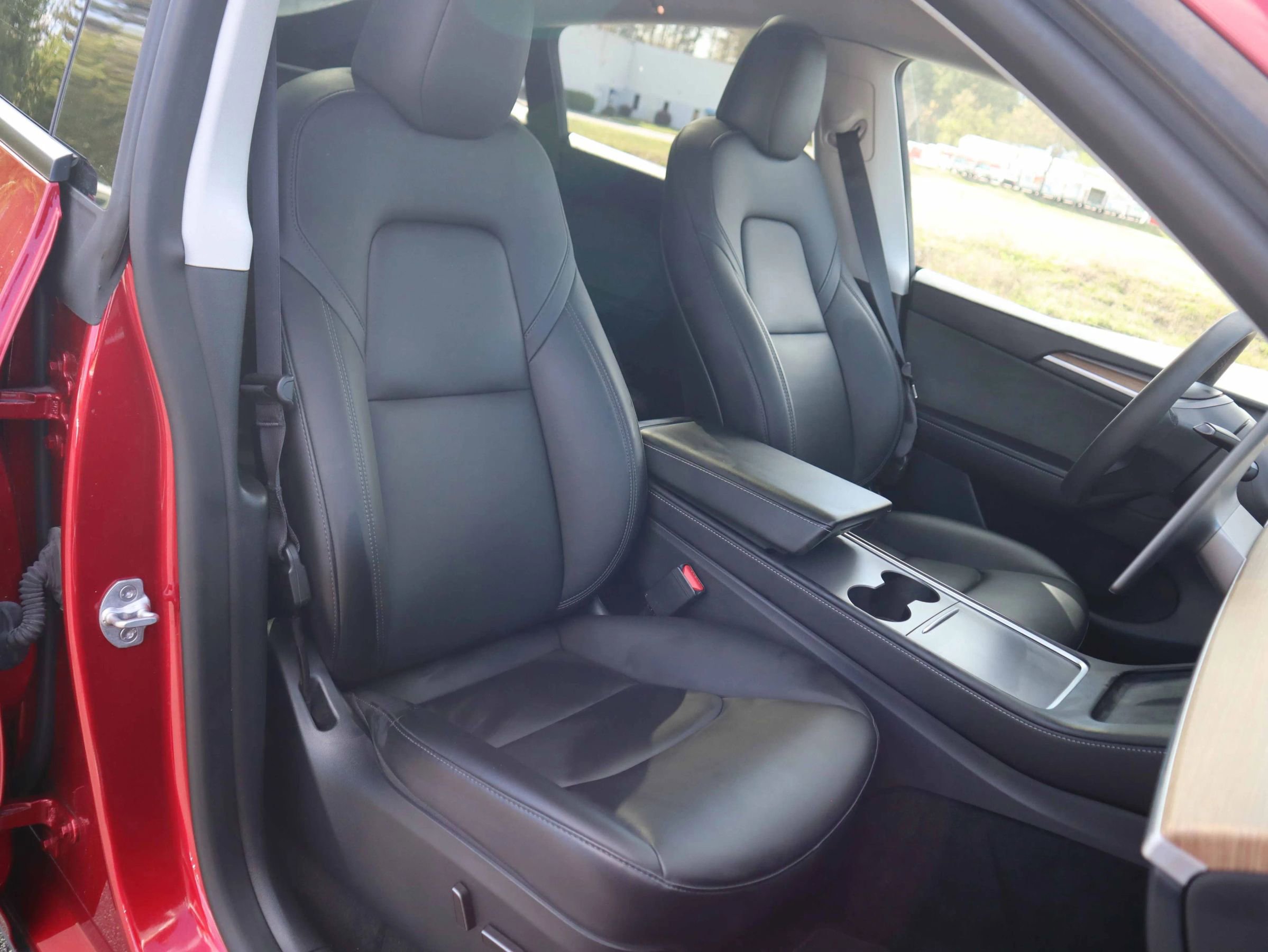 Used 2024 Tesla Model Y Long Range image 5