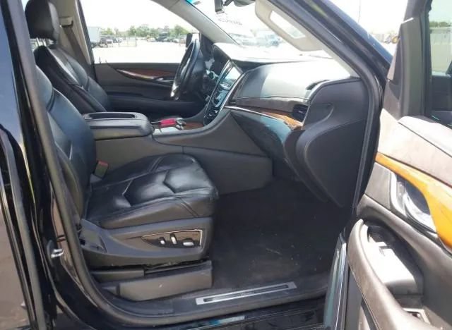 Used 2019 Cadillac Escalade ESV Premium Luxury AWD/4WD image 9