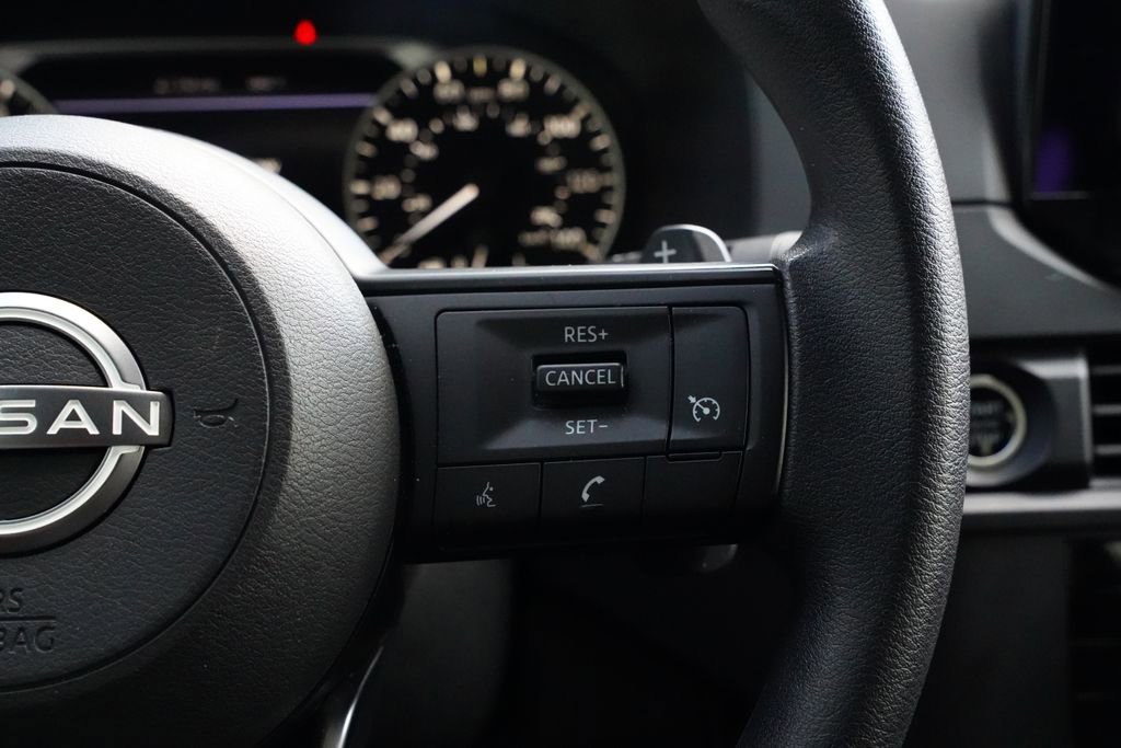 Used 2023 Nissan Pathfinder S image 22