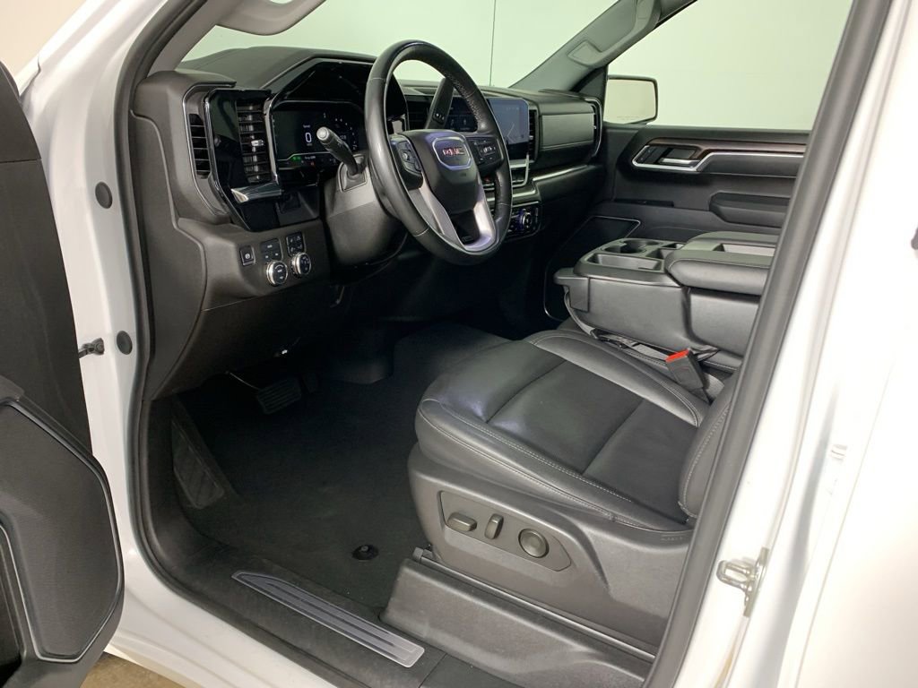 Used 2025 GMC Sierra 1500 SLT AWD/4WD image 31