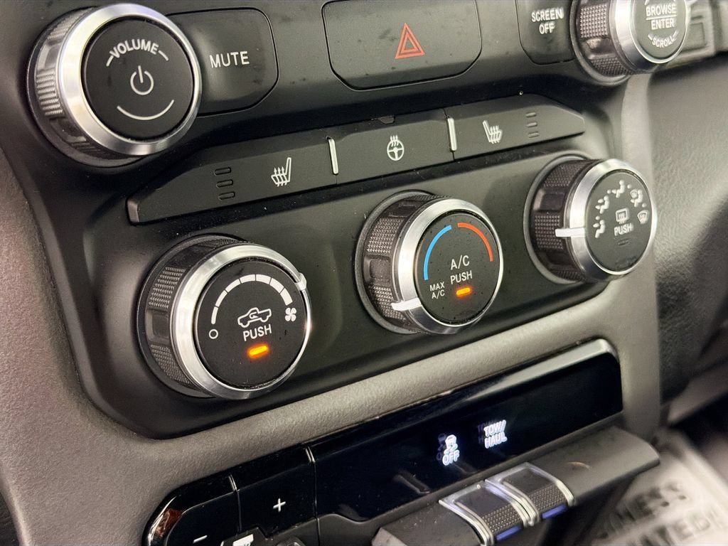 Used 2023 RAM 1500 Big Horn AWD/4WD image 15