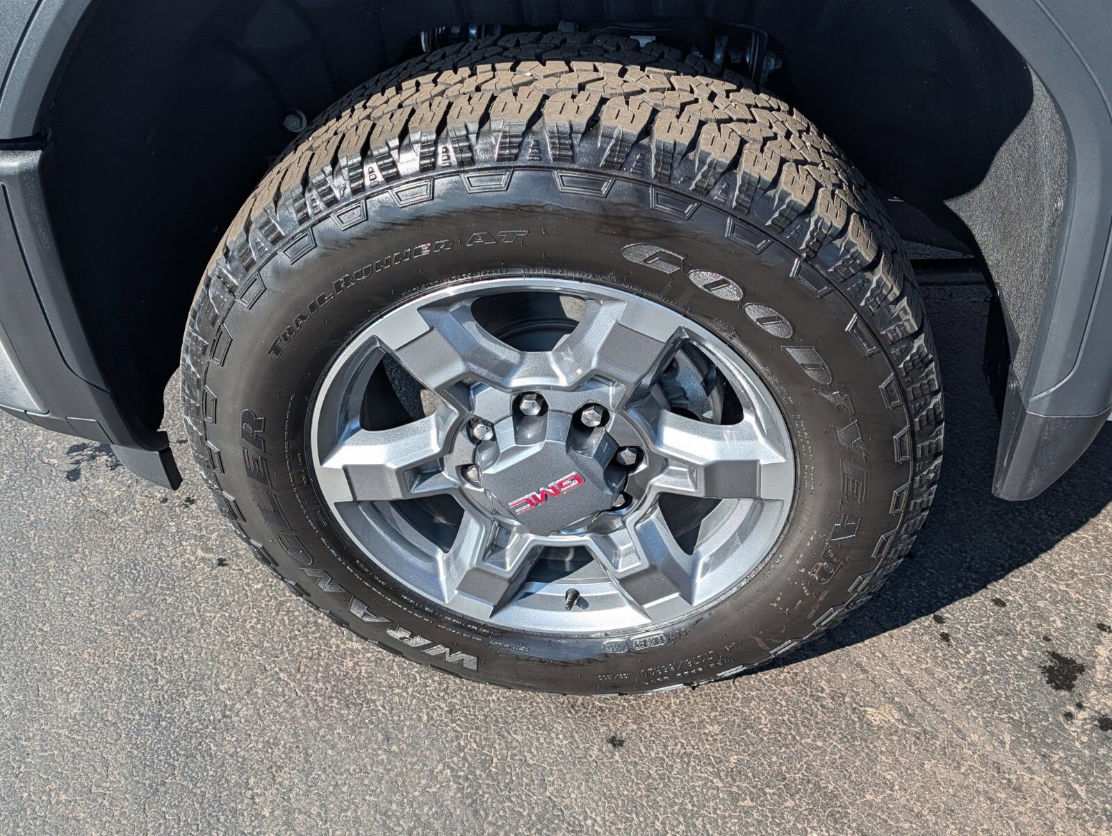 Used 2026 GMC Sierra 2500 SLE w/ SLE Value Package; image 18