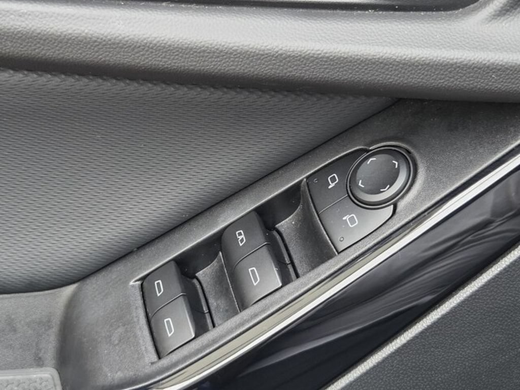 Used 2025 Chevrolet Equinox LT AWD/4WD image 27