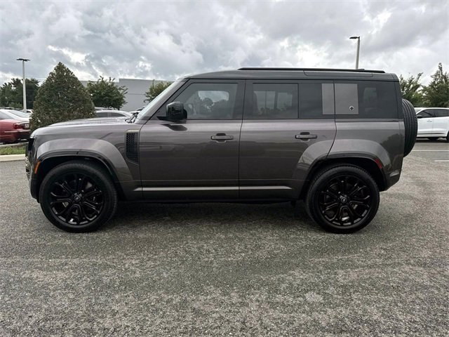 Used 2025 Land Rover Defender 110 image 2