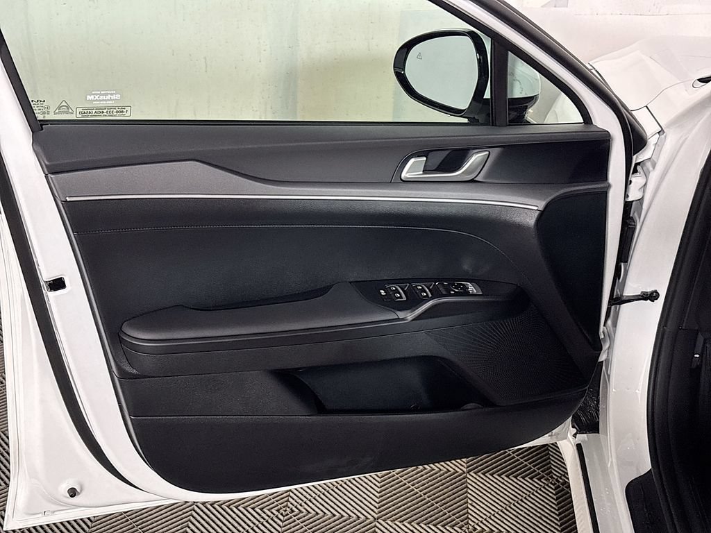New 2026 Kia K5 LXS FWD image 10