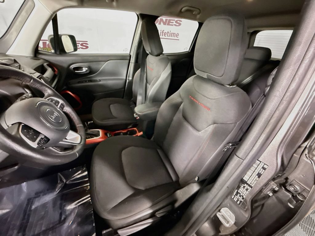 Used 2019 Jeep Renegade Trailhawk w/ Cold Weather Group II AWD/4WD image 24
