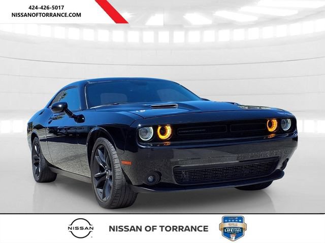 Used 2018 Dodge Challenger SXT Plus RWD image 1