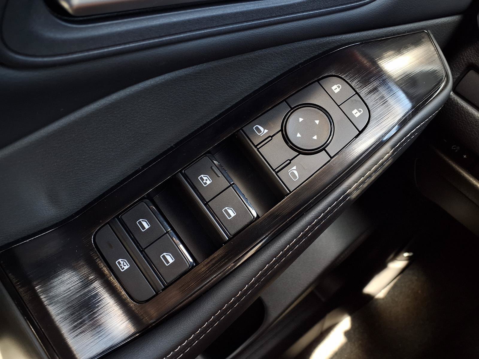 New 2026 Nissan Rogue SV AWD/4WD image 25