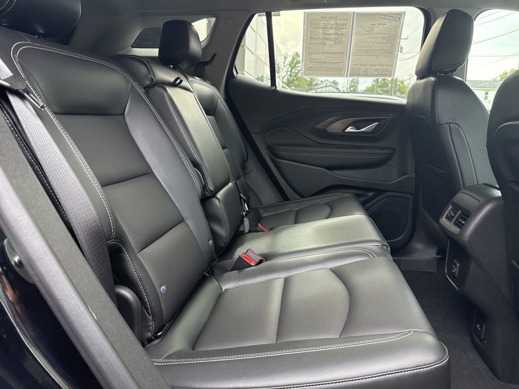 Used 2022 GMC Terrain SLT w/ LPO, Floor Liner Package image 16