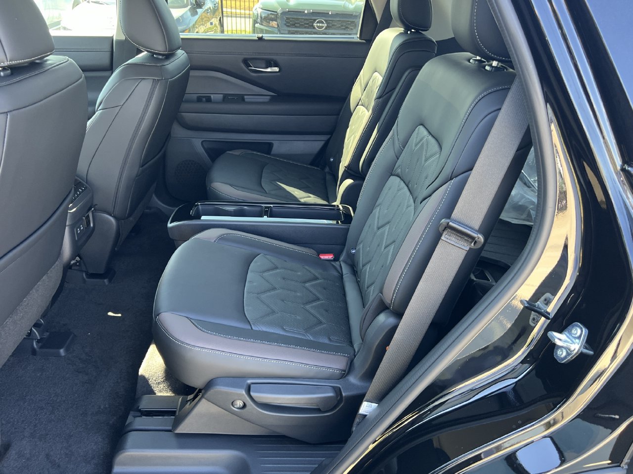 New 2026 Nissan Pathfinder Platinum FWD image 15
