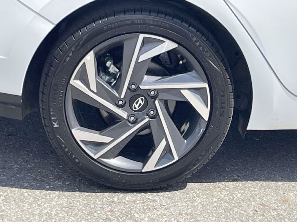 Certified 2025 Hyundai Elantra SEL FWD image 7