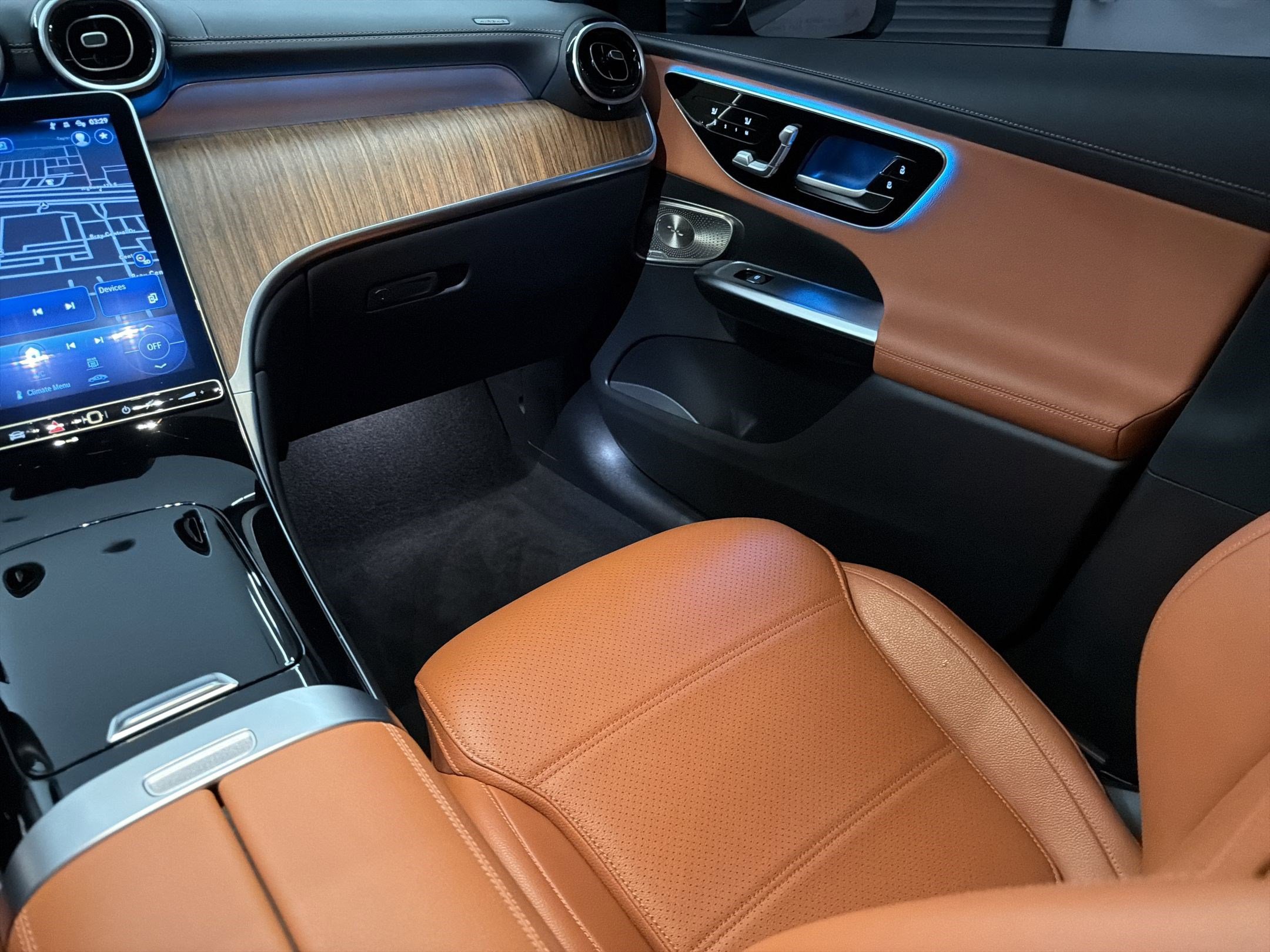 Used 2024 Mercedes-Benz GLC 300 image 29