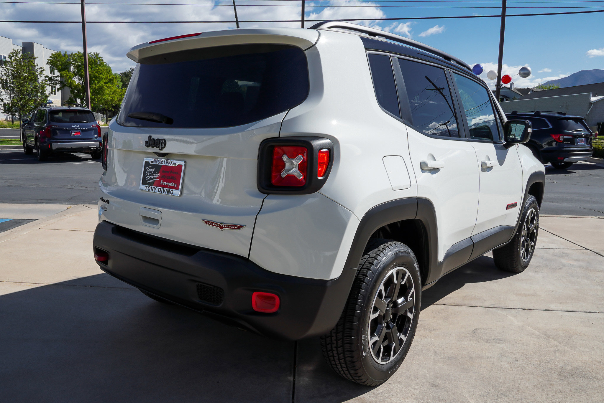 Used 2023 Jeep Renegade Trailhawk w/ Trailhawk Elite Group AWD/4WD image 8
