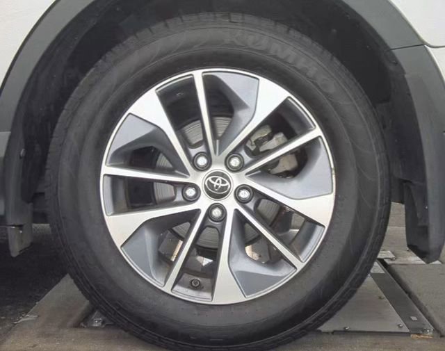 Used 2017 Toyota RAV4 XLE w/ Convenience Package image 7