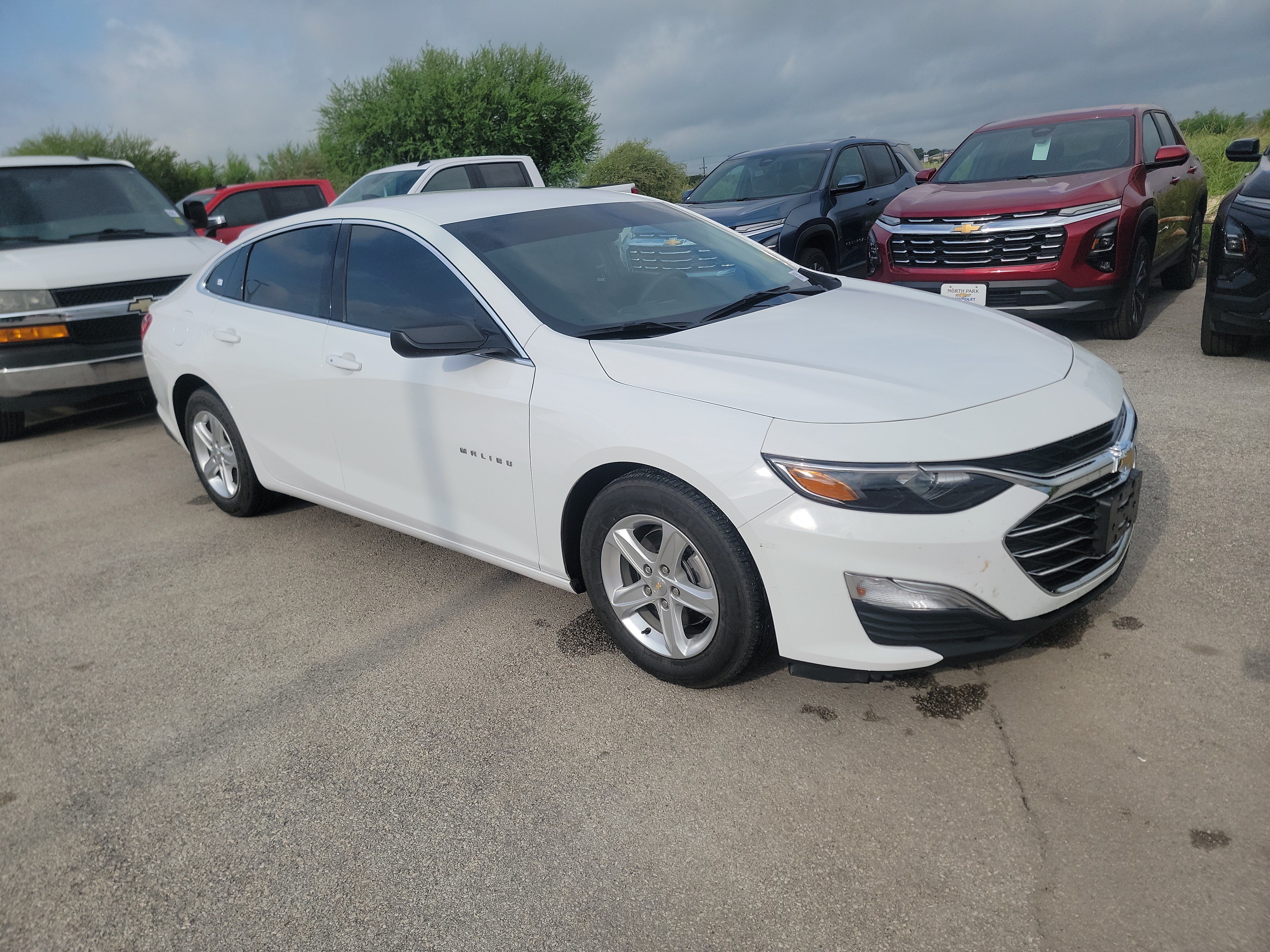 Used 2022 Chevrolet Malibu LS FWD image 1
