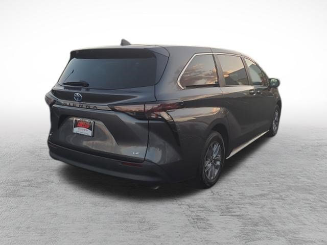 Certified 2025 Toyota Sienna LE FWD image 7