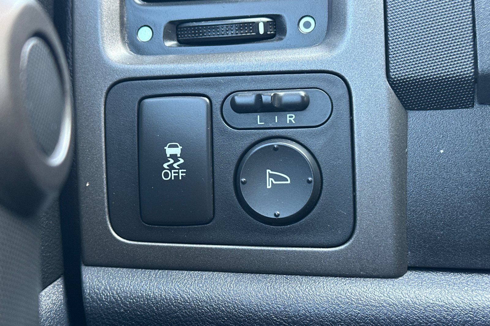 Used 2010 Honda CR-V LX image 27