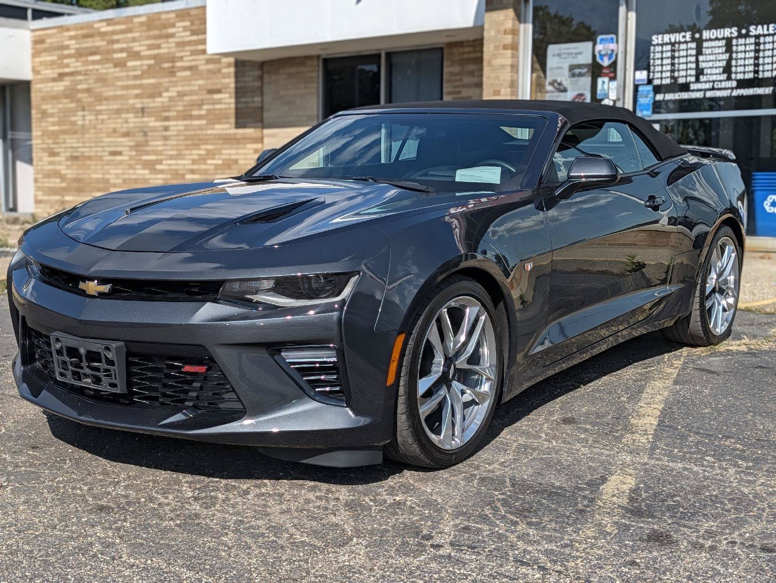 Used 2018 Chevrolet Camaro SS RWD image 18