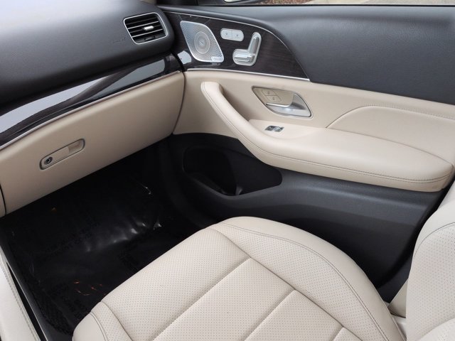 Used 2020 Mercedes-Benz GLE 350 w/ Premium Package image 17
