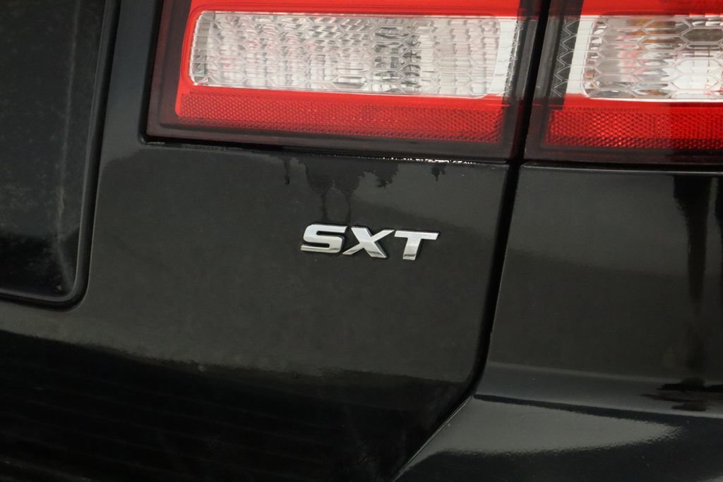 Used 2017 Dodge Journey SXT w/ Comfort/Convenience Group image 16