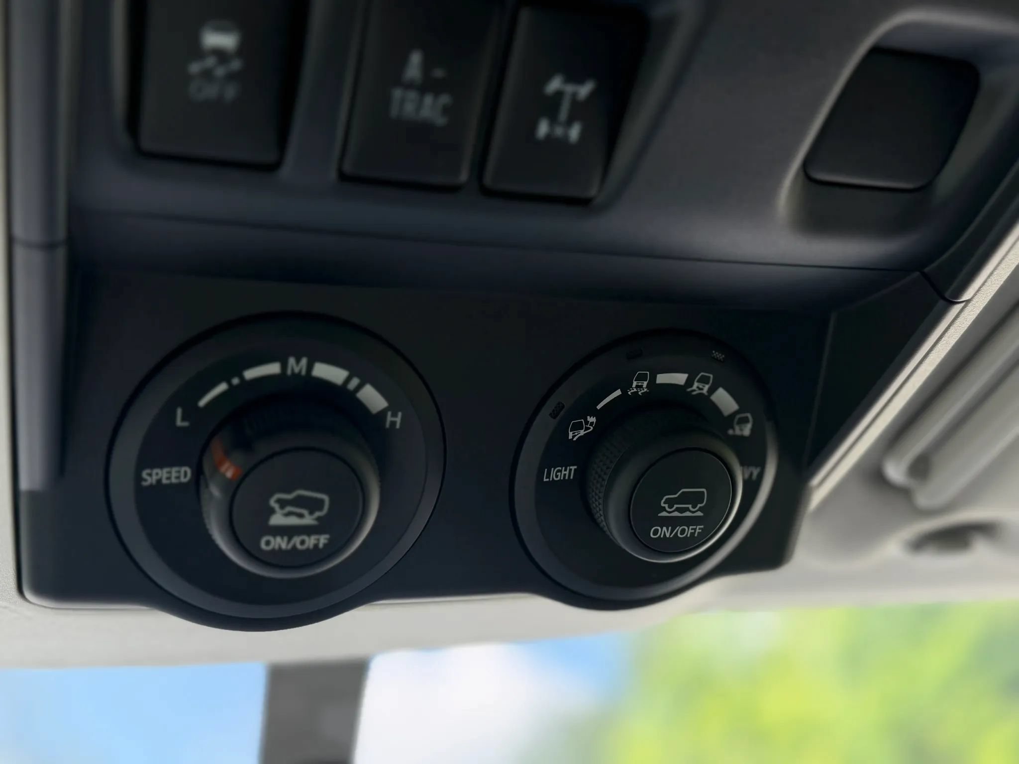 Used 2018 Toyota 4Runner TRD Off-Road AWD/4WD image 27