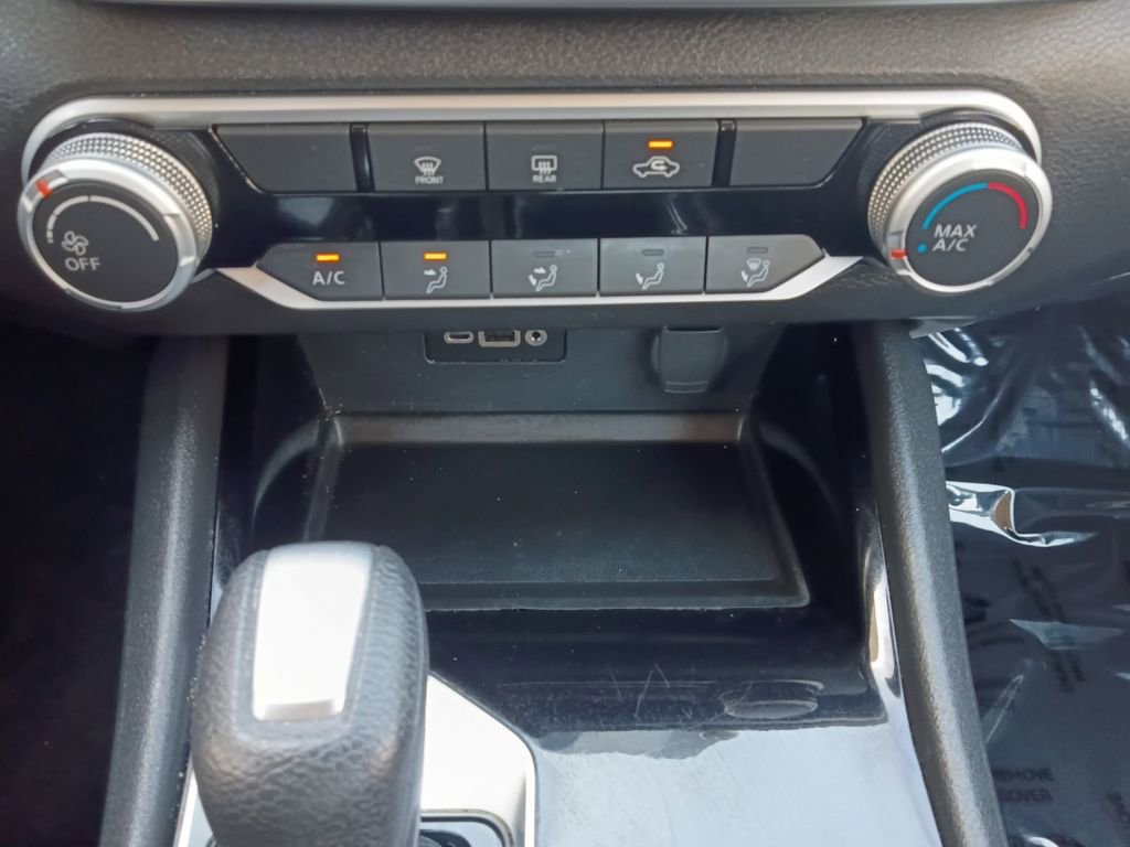 Used 2024 Nissan Altima 2.5 SV FWD image 4