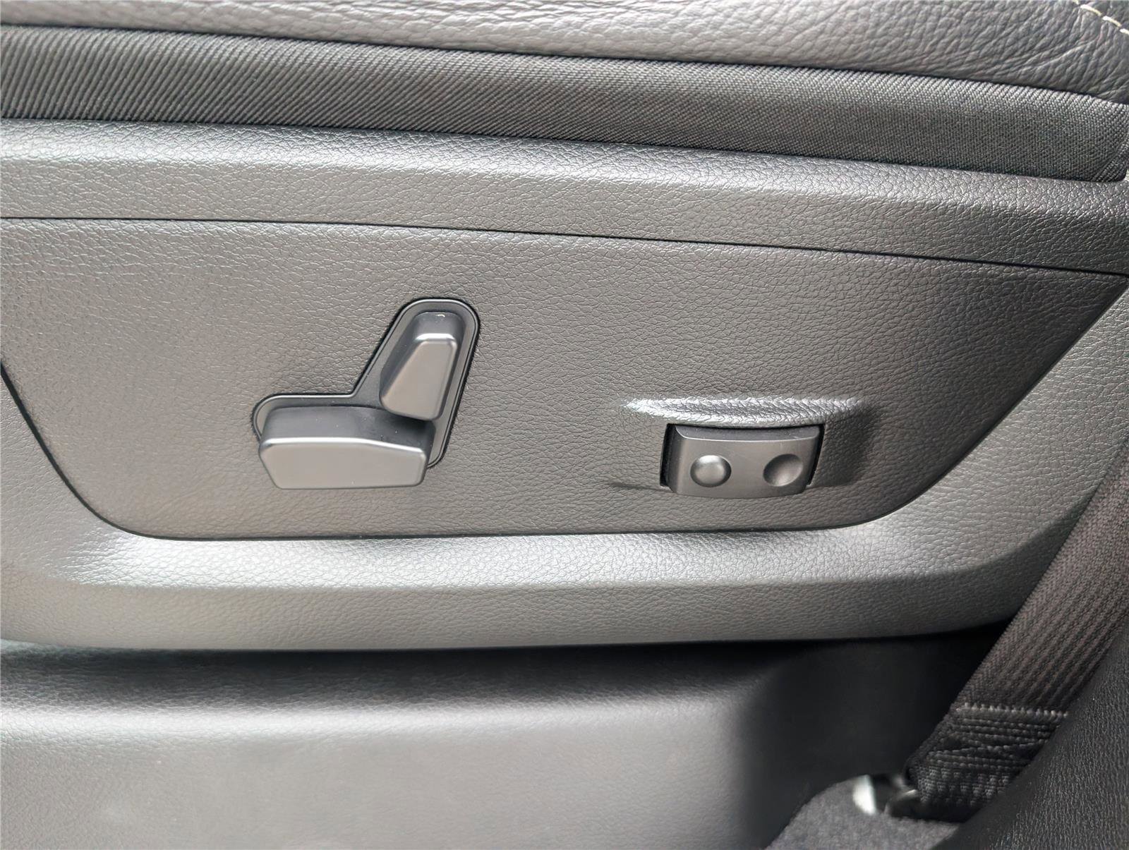 Used 2024 RAM 3500 Limited image 26