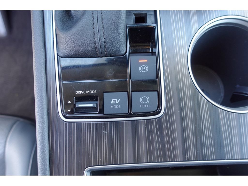 Certified 2023 Toyota Sienna Limited AWD/4WD image 21