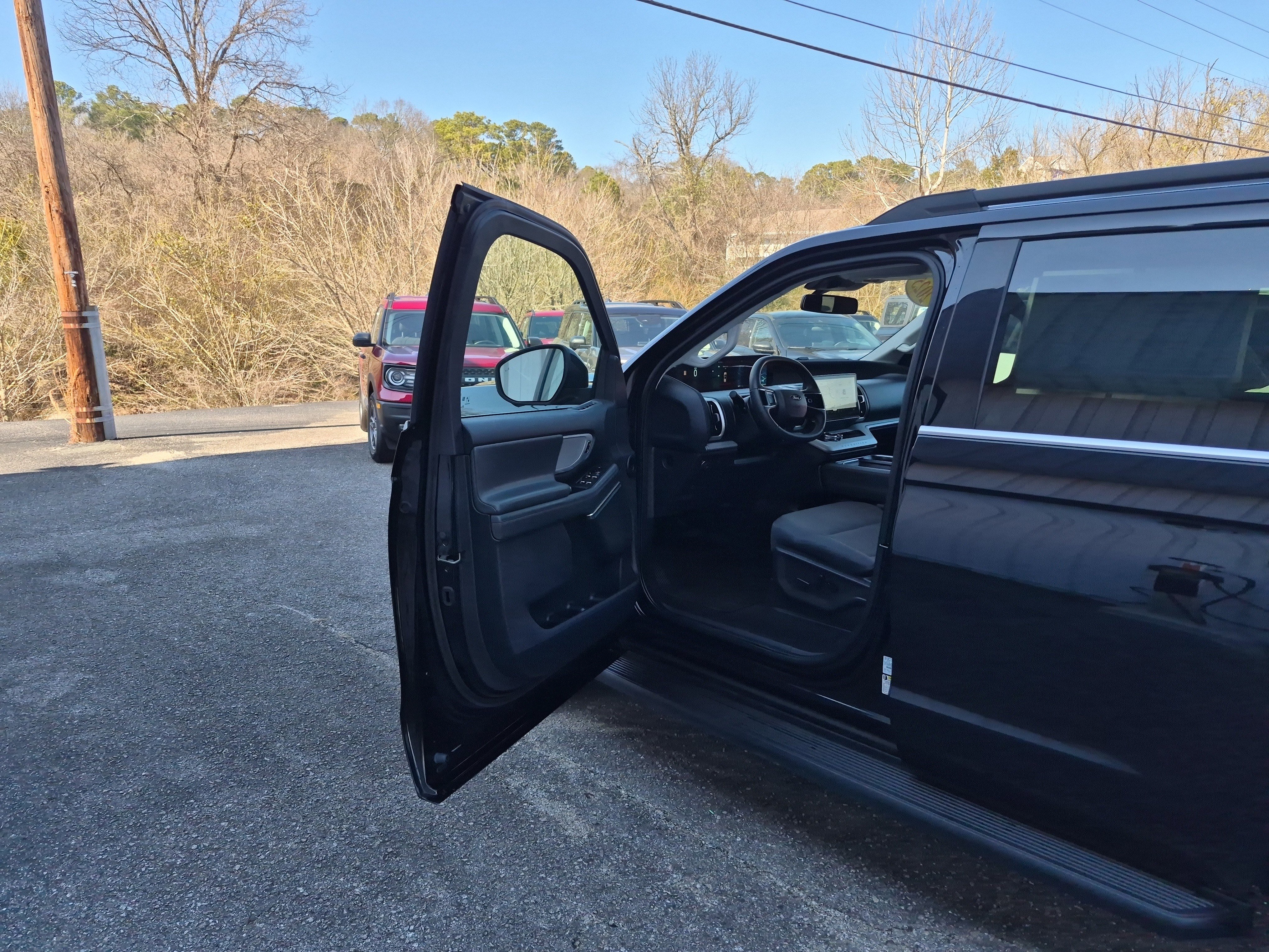 Certified 2025 Ford Expedition Active AWD/4WD image 8