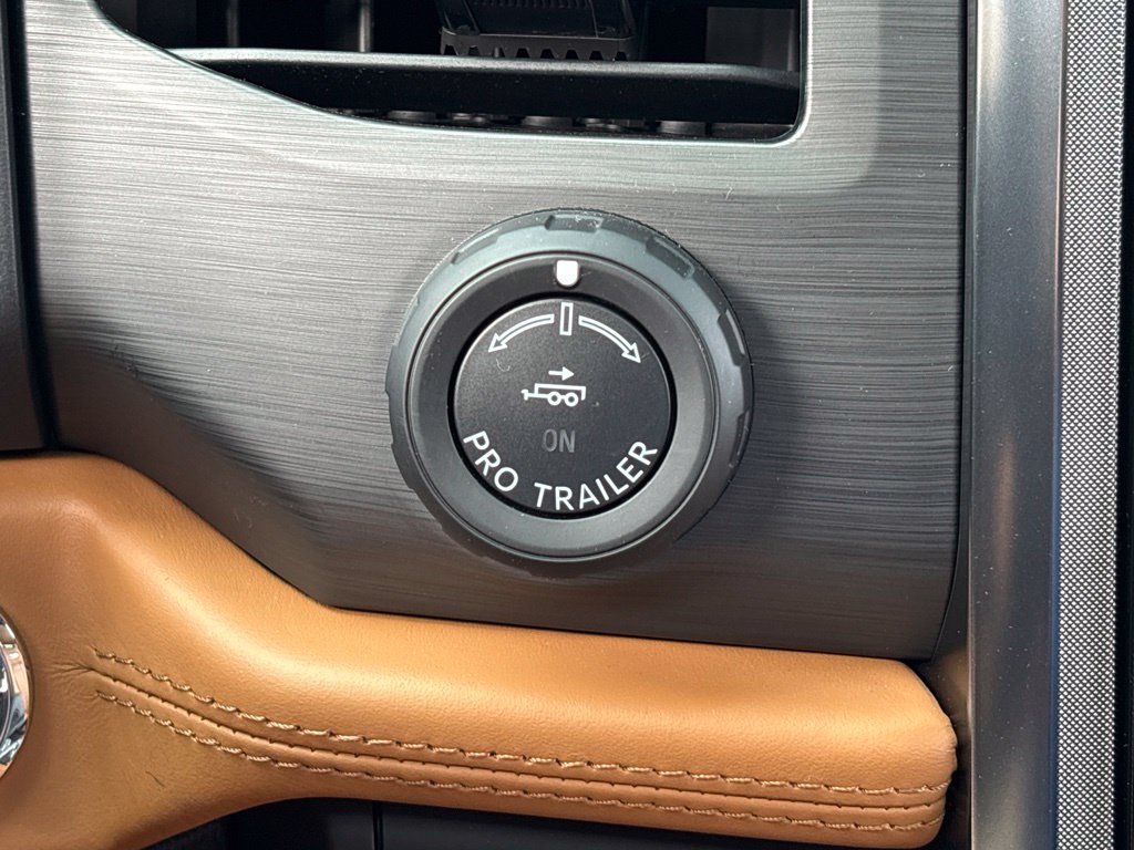 Used 2024 Ford Expedition Platinum AWD/4WD image 18