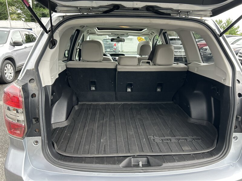 Used 2014 Subaru Forester 2.5i Touring AWD/4WD image 9