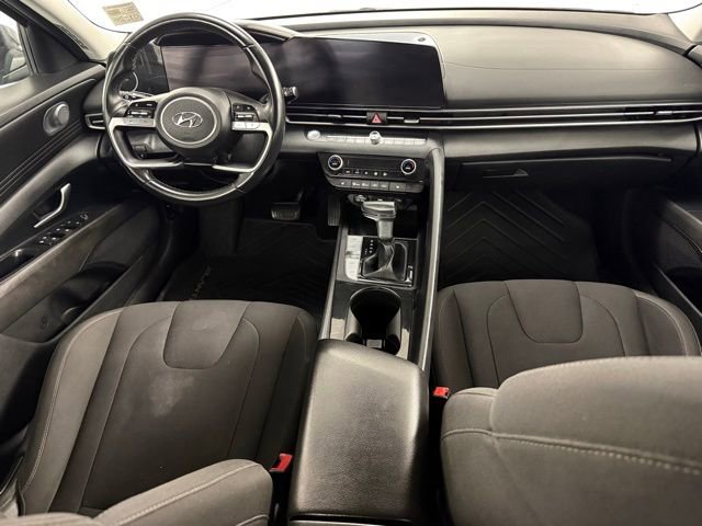 Used 2023 Hyundai Elantra SEL w/ Convenience Package image 14