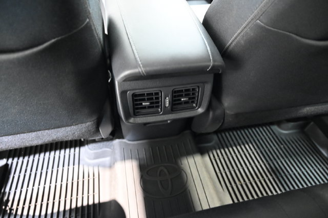 Used 2023 Toyota Venza LE AWD/4WD image 26