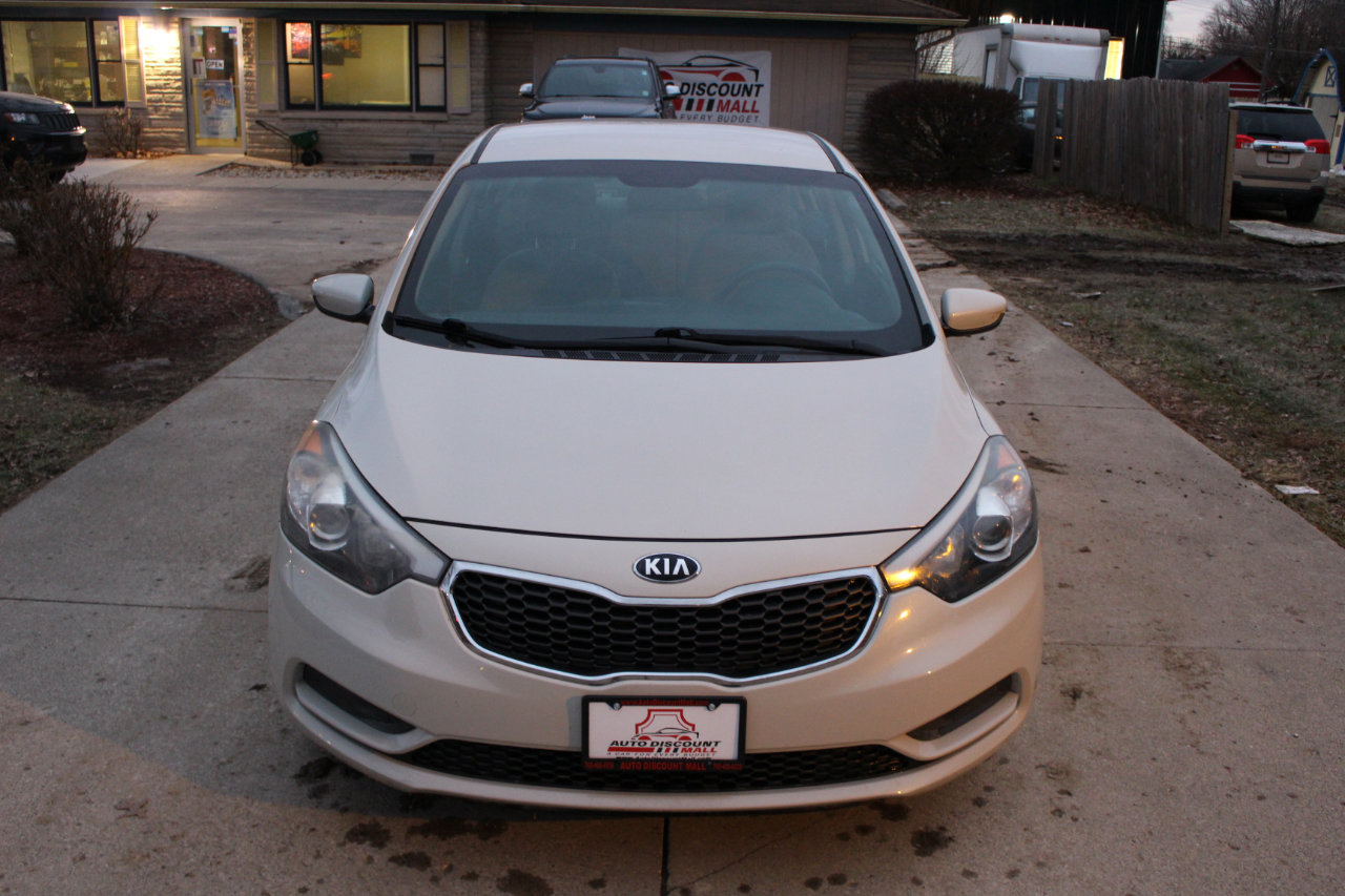 Used 2015 Kia Forte LX image 4