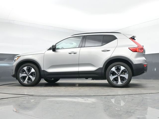 Used 2023 Volvo XC40 B5 Plus w/ Driver Assist Package image 40
