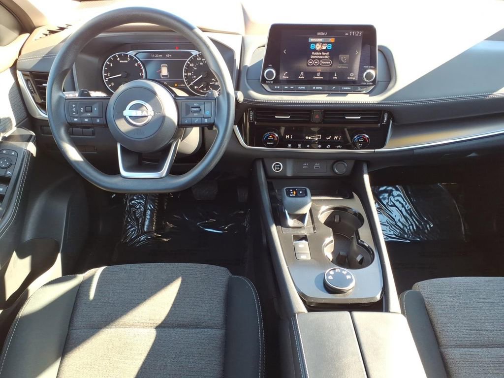 Used 2022 Nissan Rogue SV image 9