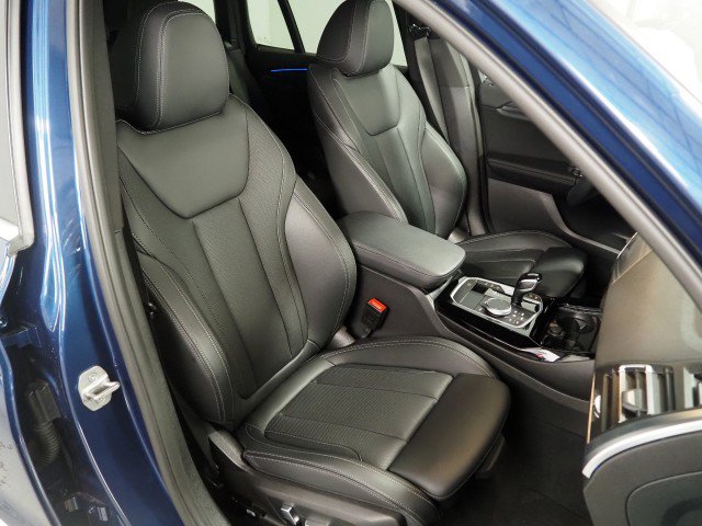 Used 2023 BMW X3 sDrive30i w/ Premium Package image 2
