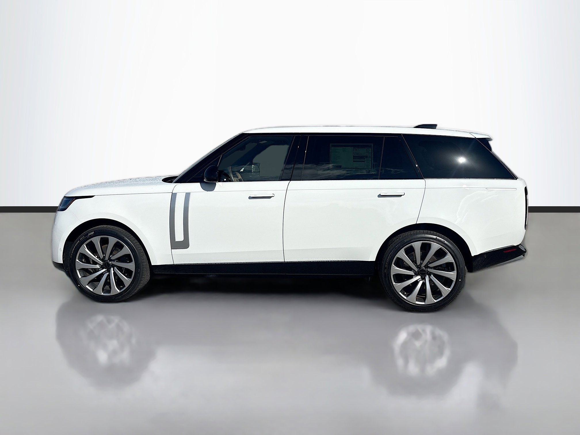 New 2026 Land Rover Range Rover Long Wheelbase Autobiography image 2