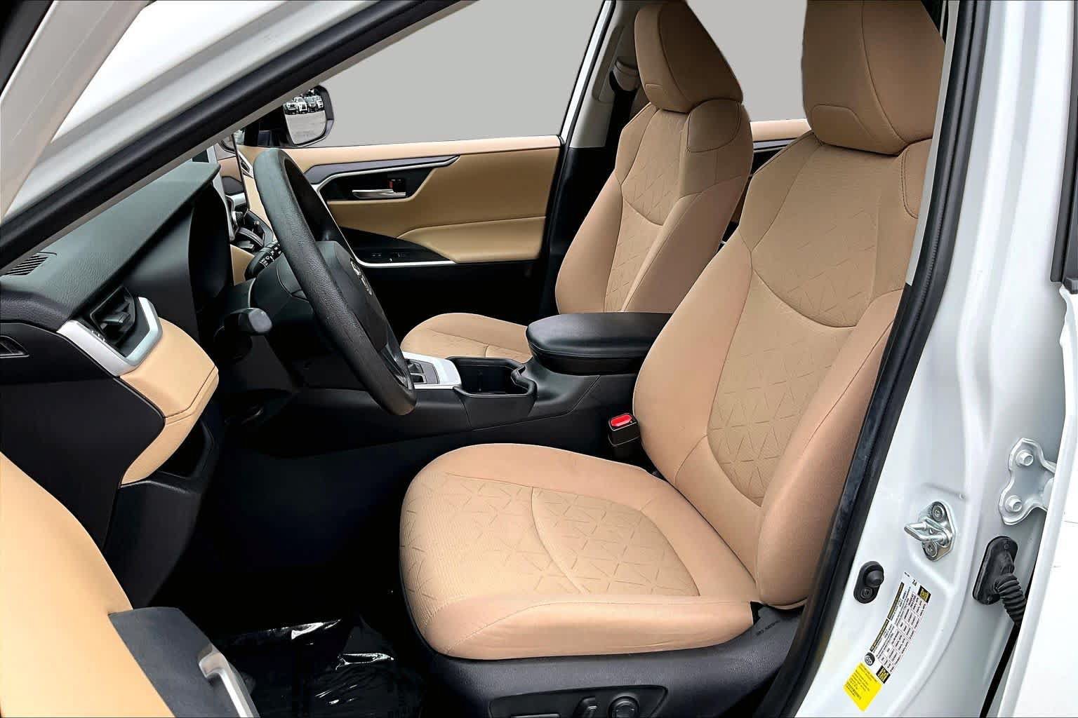 Used 2023 Toyota RAV4 XLE w/ Convenience Package FWD image 8