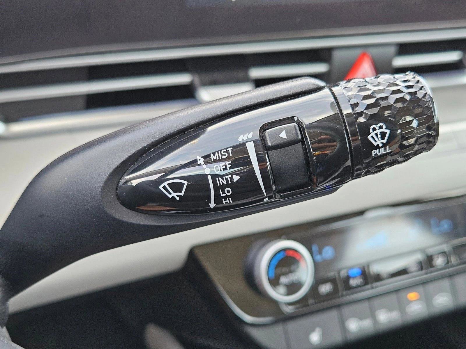 Used 2024 Hyundai Elantra Limited FWD image 16