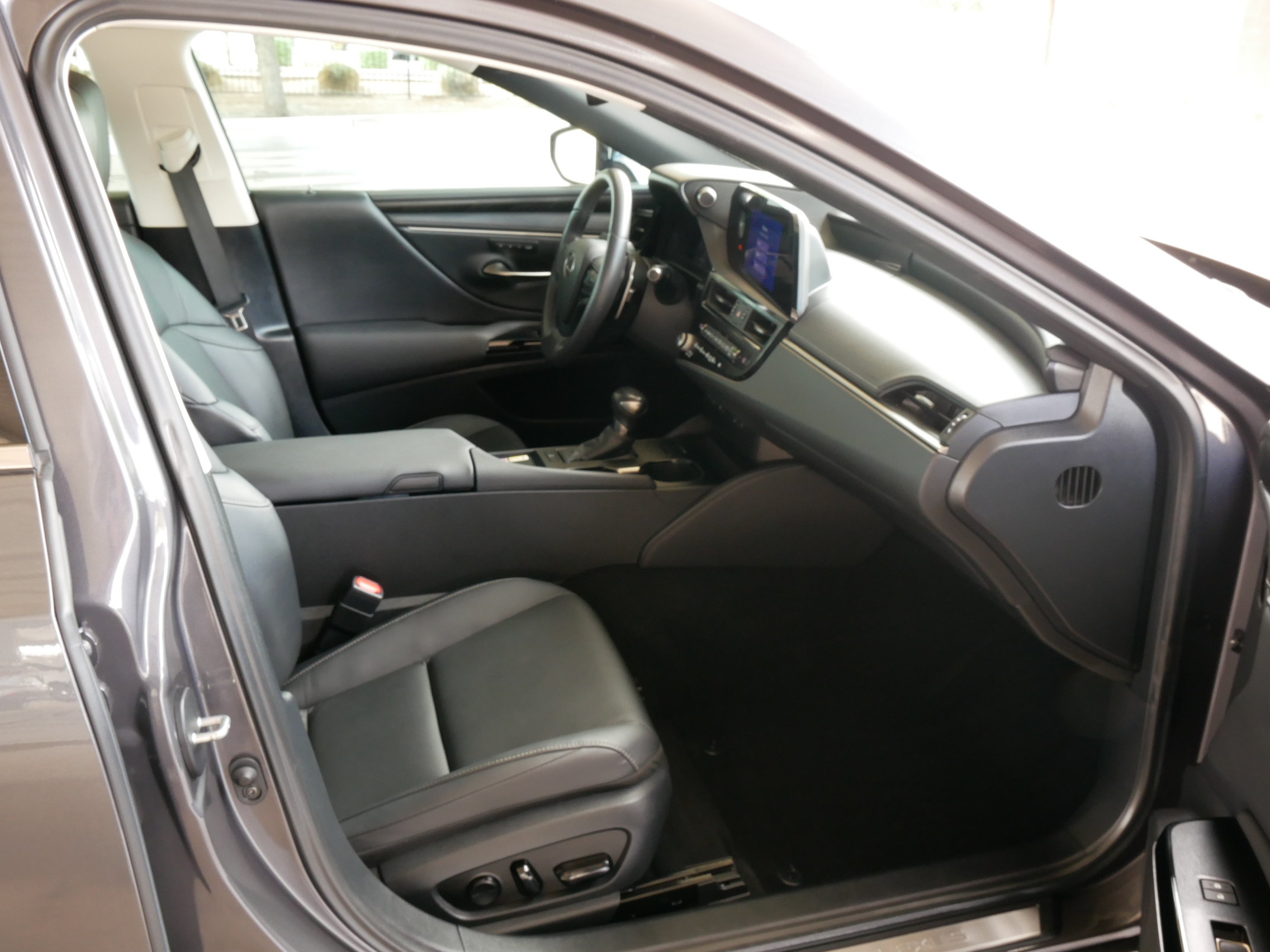 Used 2023 Lexus ES 350 w/ Premium Package FWD image 10