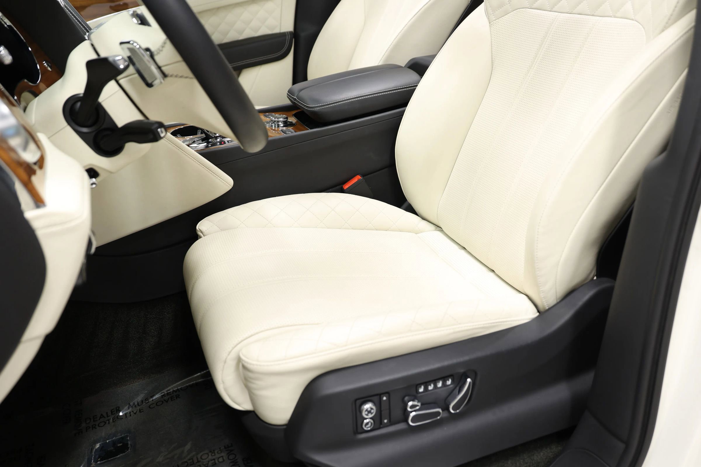 Used 2018 Bentley Bentayga Onyx Edition AWD/4WD image 21