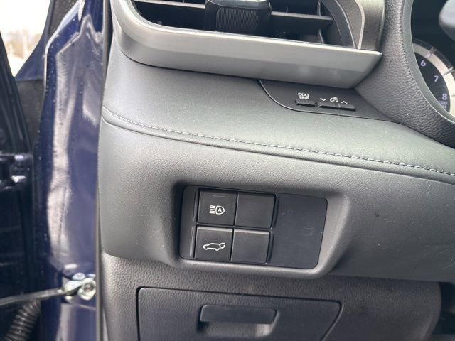 Used 2021 Toyota Highlander LE image 44