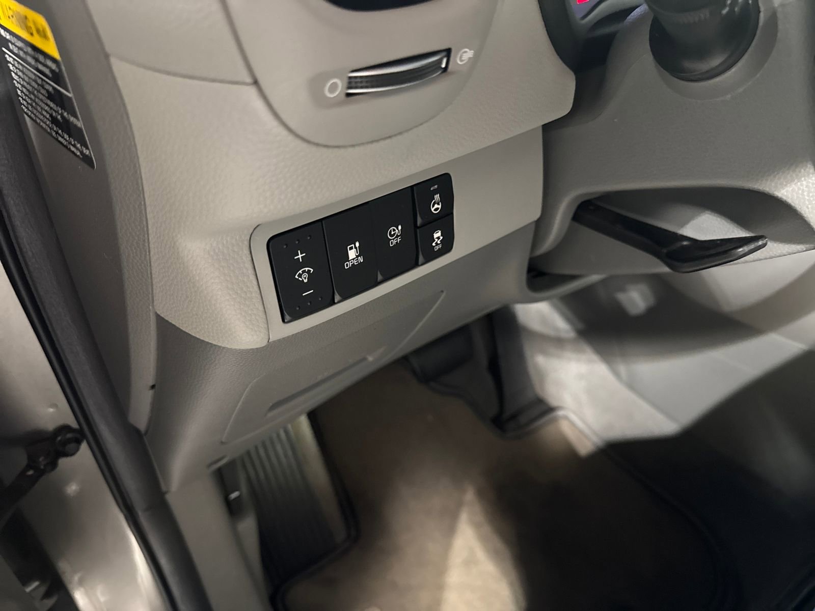 Used 2018 Kia Soul EV + FWD image 15