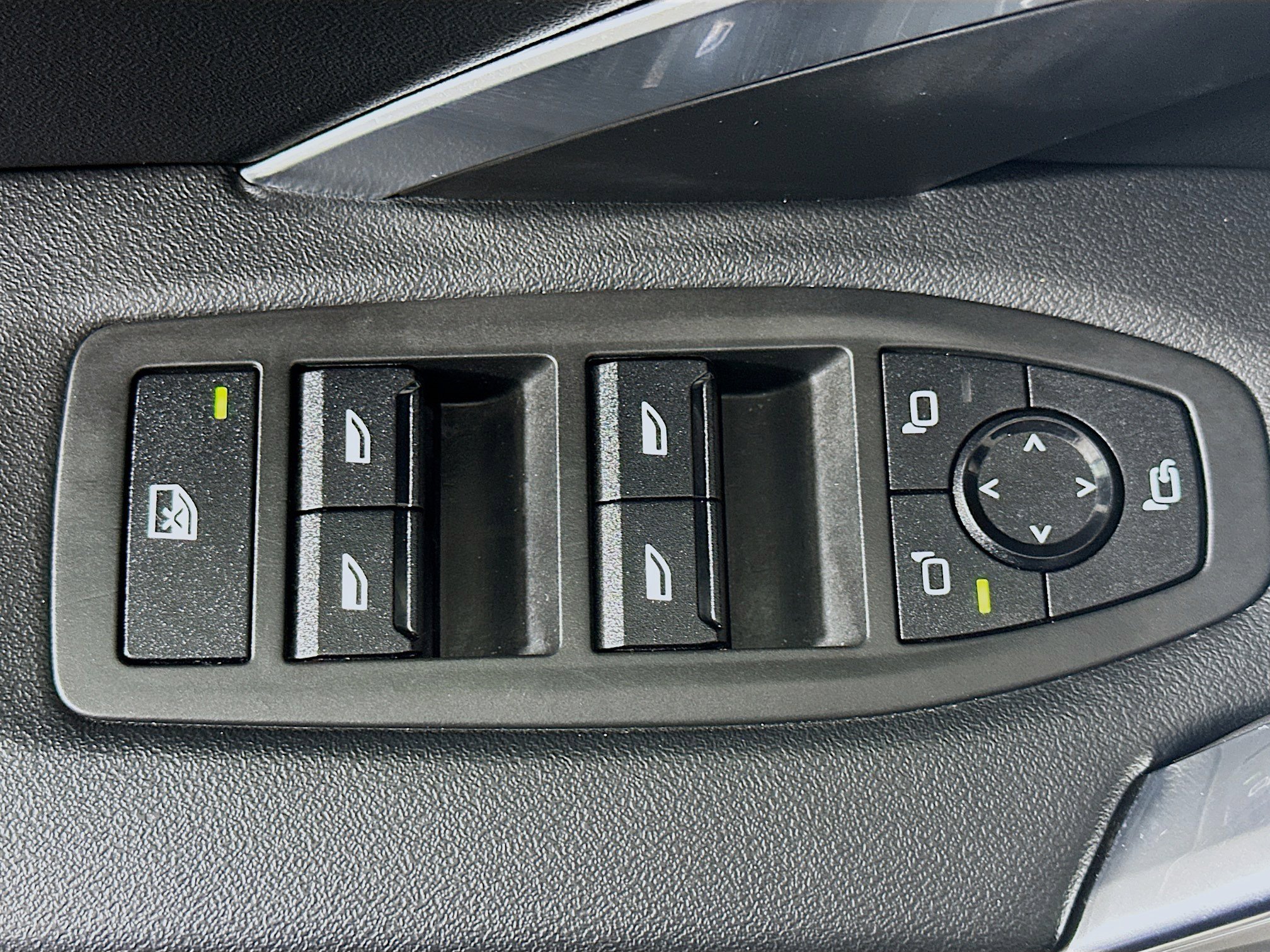 Used 2025 BMW X1 xDrive28i image 15