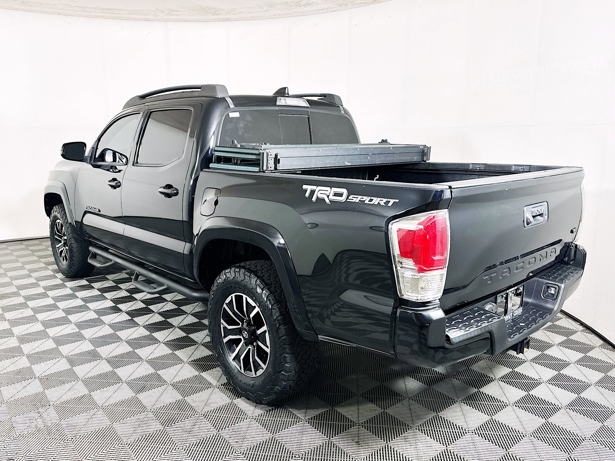 Used 2021 Toyota Tacoma TRD Sport image 5